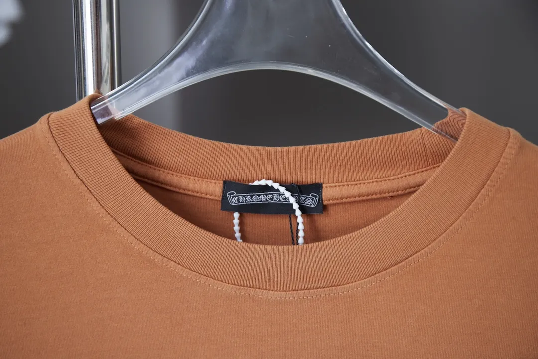 🅿️210 Ch*ome Hearte 25SS early spring new model, short-sleeved with Kro heart logo, hot diamonds, light luxury, essential item for daily commuting for men and women, correct version, welcome to compare, detailed features · 320g 100% pure cotton double yarn jersey fabric · Custom dyed in the same vat, special thickened 32 pieces double-strand 1X1 thread · Digital direct printing ➕ Australian imported pearlescent diamond ➕ Three-dimensional stone heart cross · Ready-made garments are dyed, then faded and fried with snowflakes, then washed to make them look old · General washing to improve the effect · Double-needle stitching and cross-stitching process · Original main mark, washed tag, branded moisture-proof paper packaging Color: white/black/yellow Size: S/M/L/XL